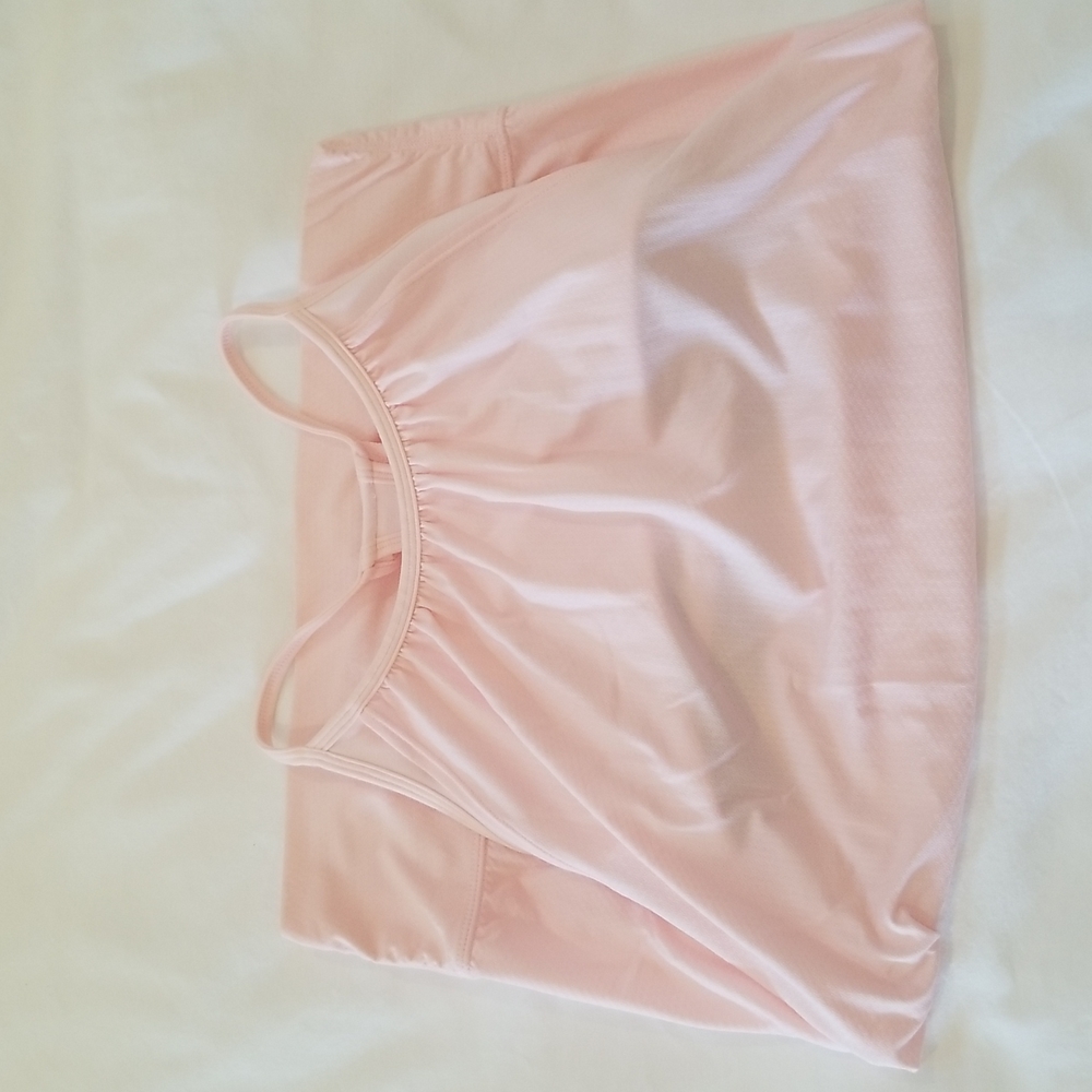 Lululemon Pink built in Bra Tank Size 4 or 6??